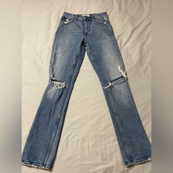 Abercrombie & Fitch “The 90’s Skinny High Rise” - Picture 1 of 3